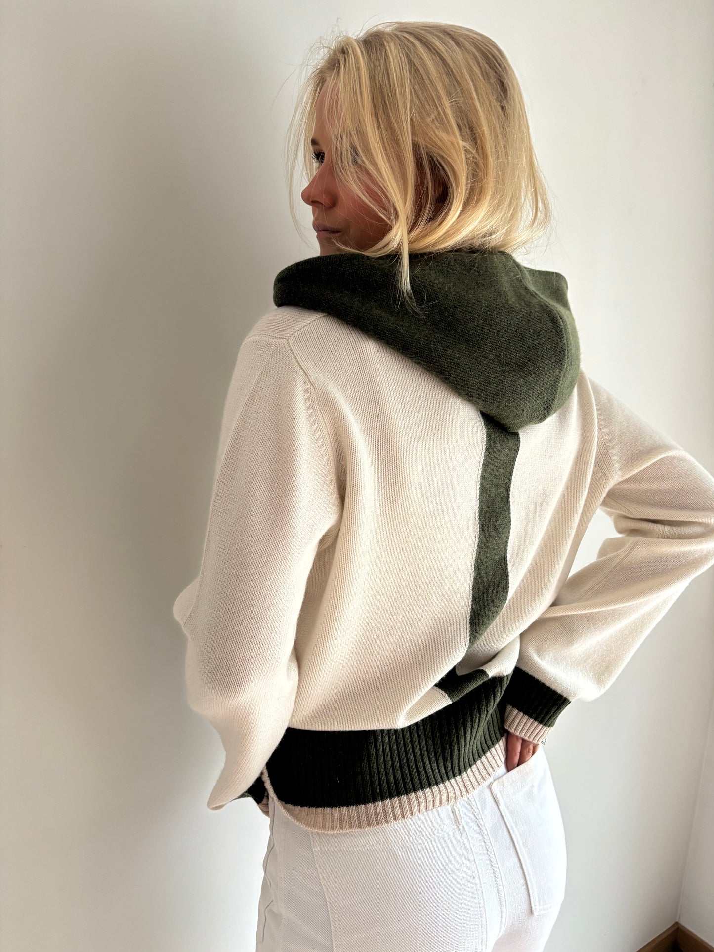 Vilma hettegenser Offwhite/oliven/sand