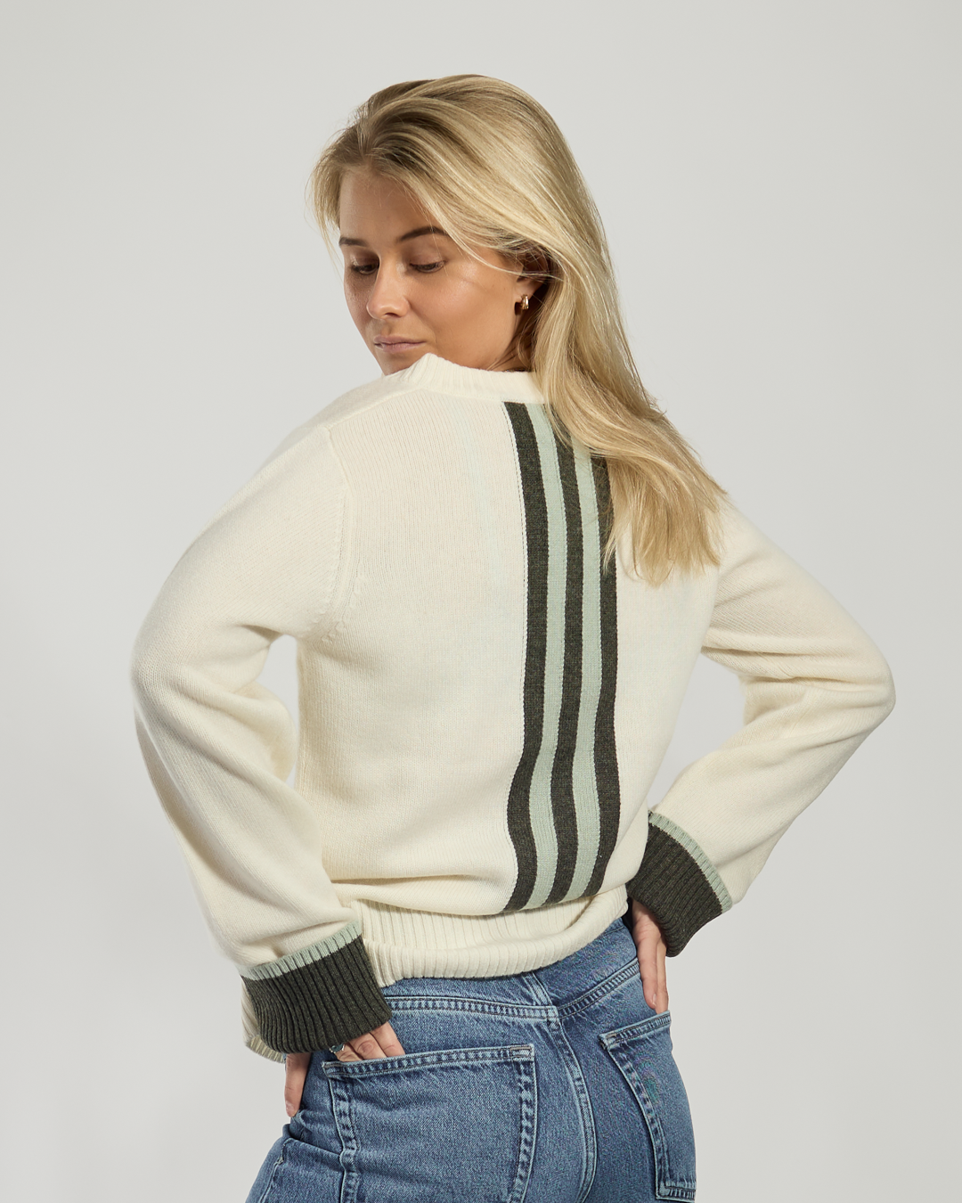 Lydia V-neck Toast / light sand