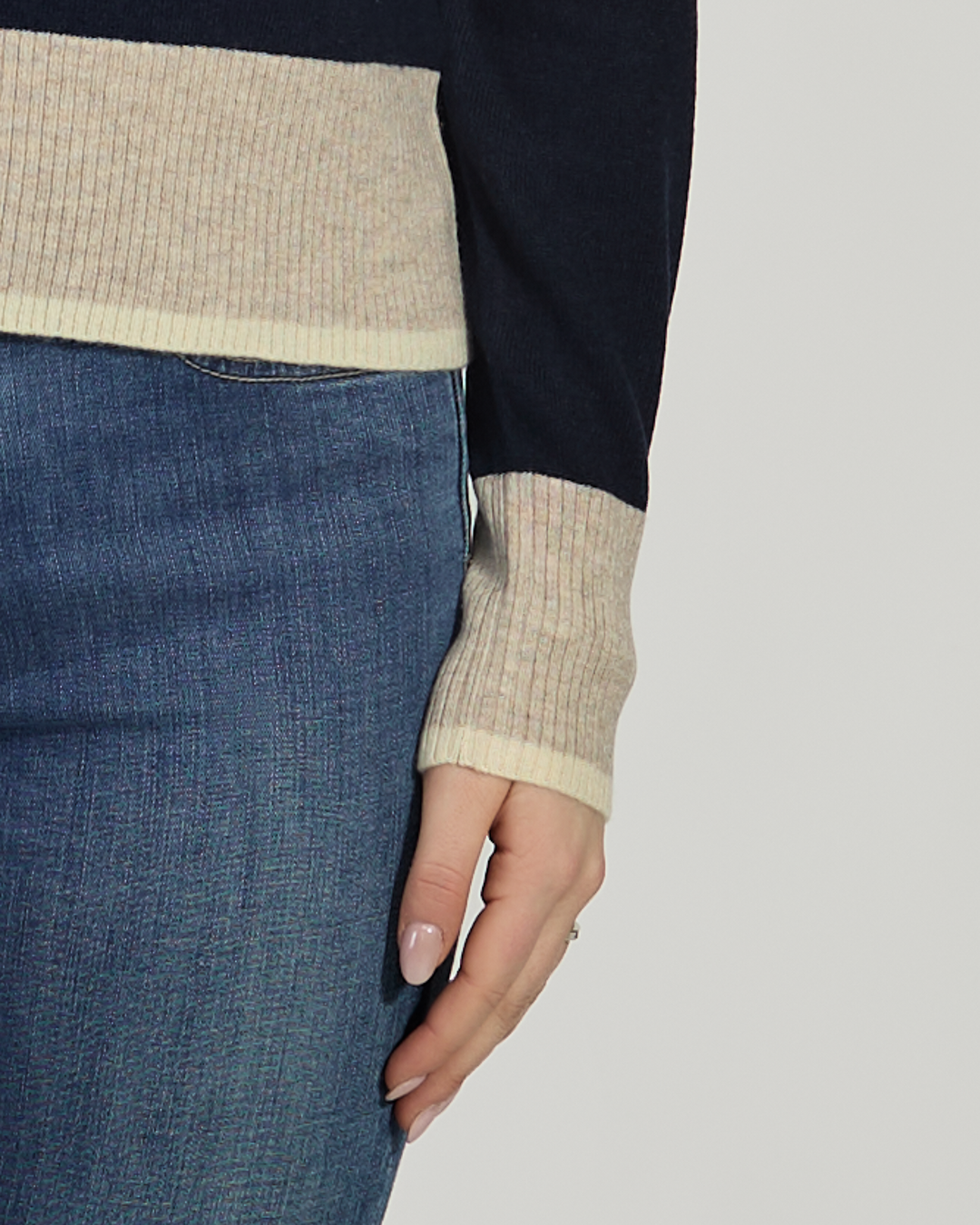 Nicky round neck kashmir - Navy/sand/lysegul