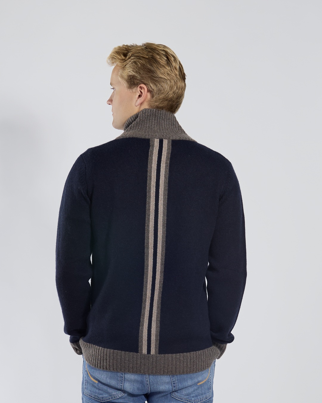 August Cardigan - Navy / sand colours