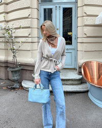 Spoonie Cardigan - Sand/lyssand