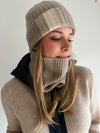 Cashmere neck in Sand/light sand