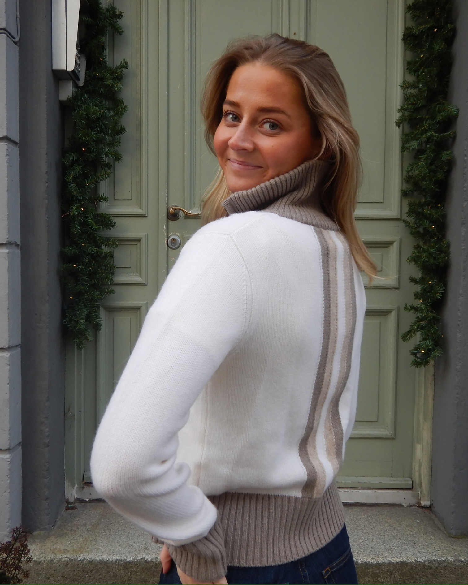 PRE ORDER Contrast cardigan offwhite / sandfarger