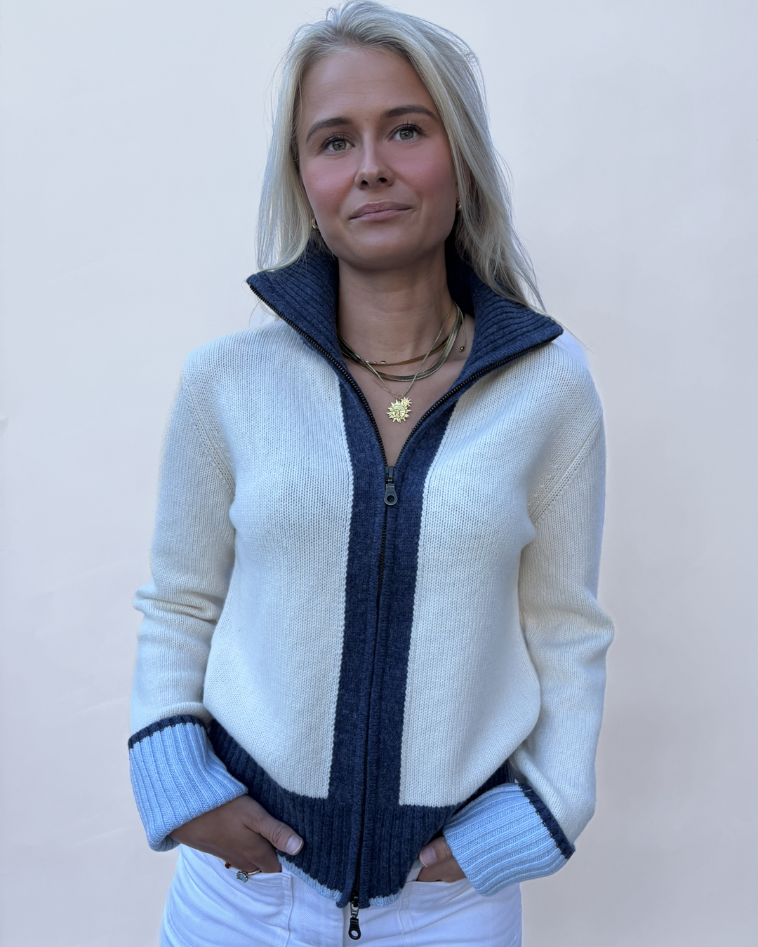 Contrast cardigan Offwhite/navy/lyseblå