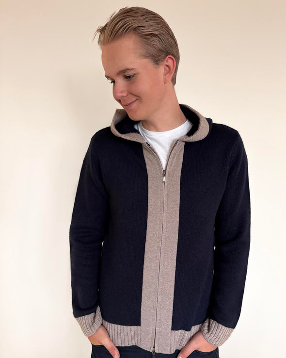 Didrik Cardigan - Navy / sandfarger - KAN FORHÅNDSBESTILLES NÅ