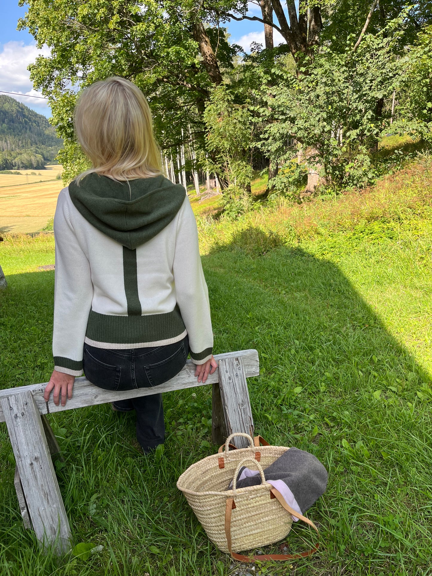 Vilma hettegenser Offwhite/oliven/sand