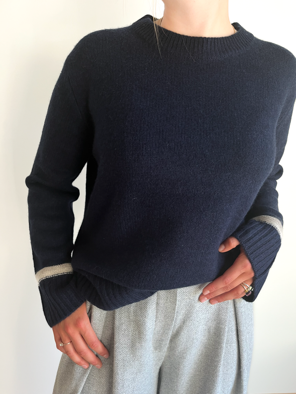 Gilli round neck kashmir - Navy/sand