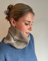 Cashmere neck in Sand/light sand