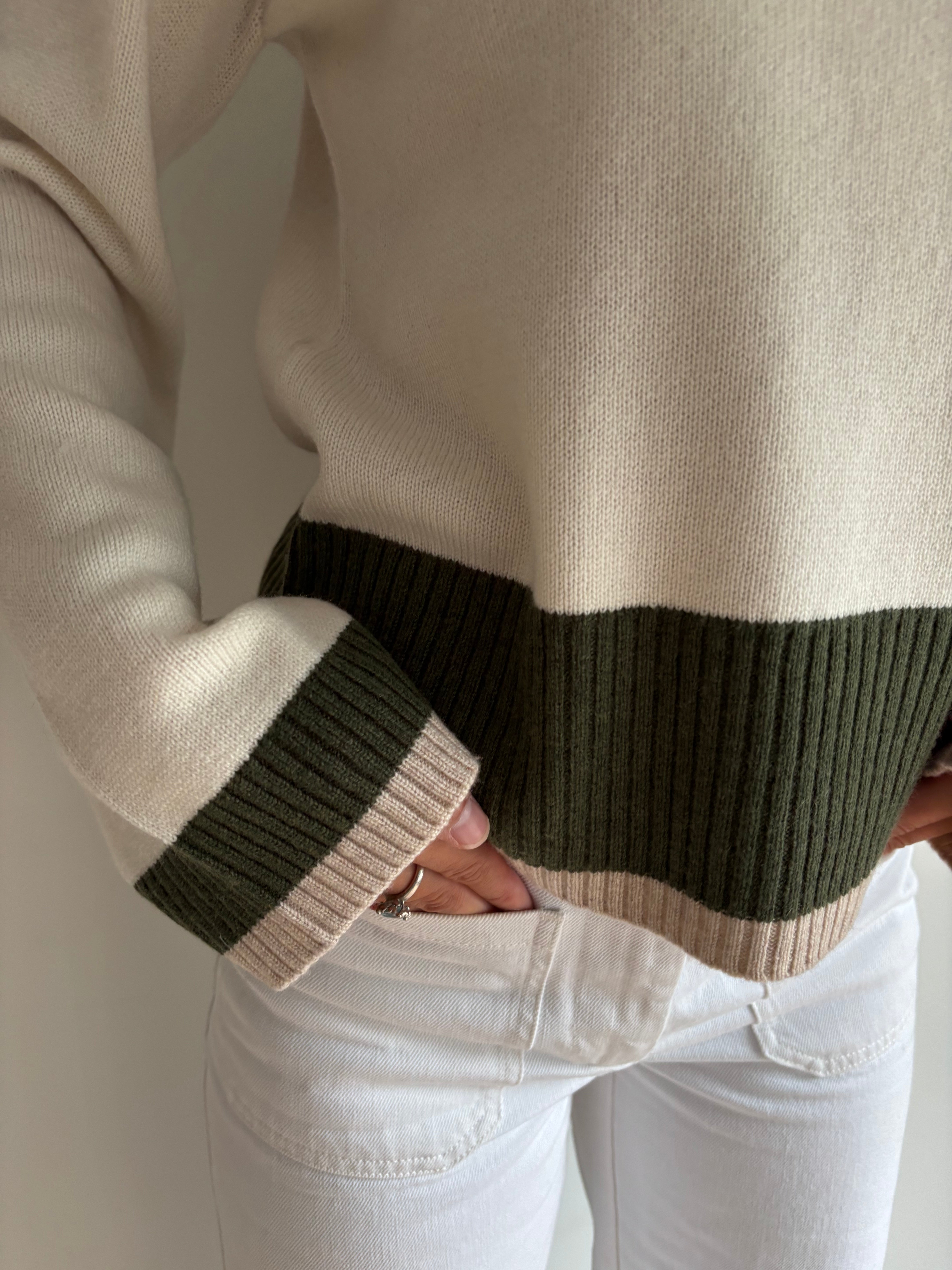 Vilma hettegenser Offwhite/oliven/sand