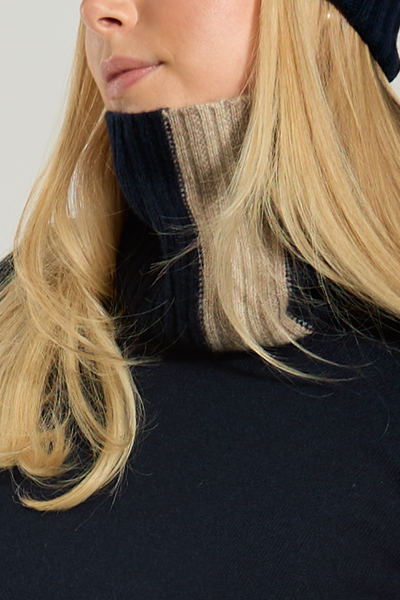 Cashmere neck in Black/dark sand