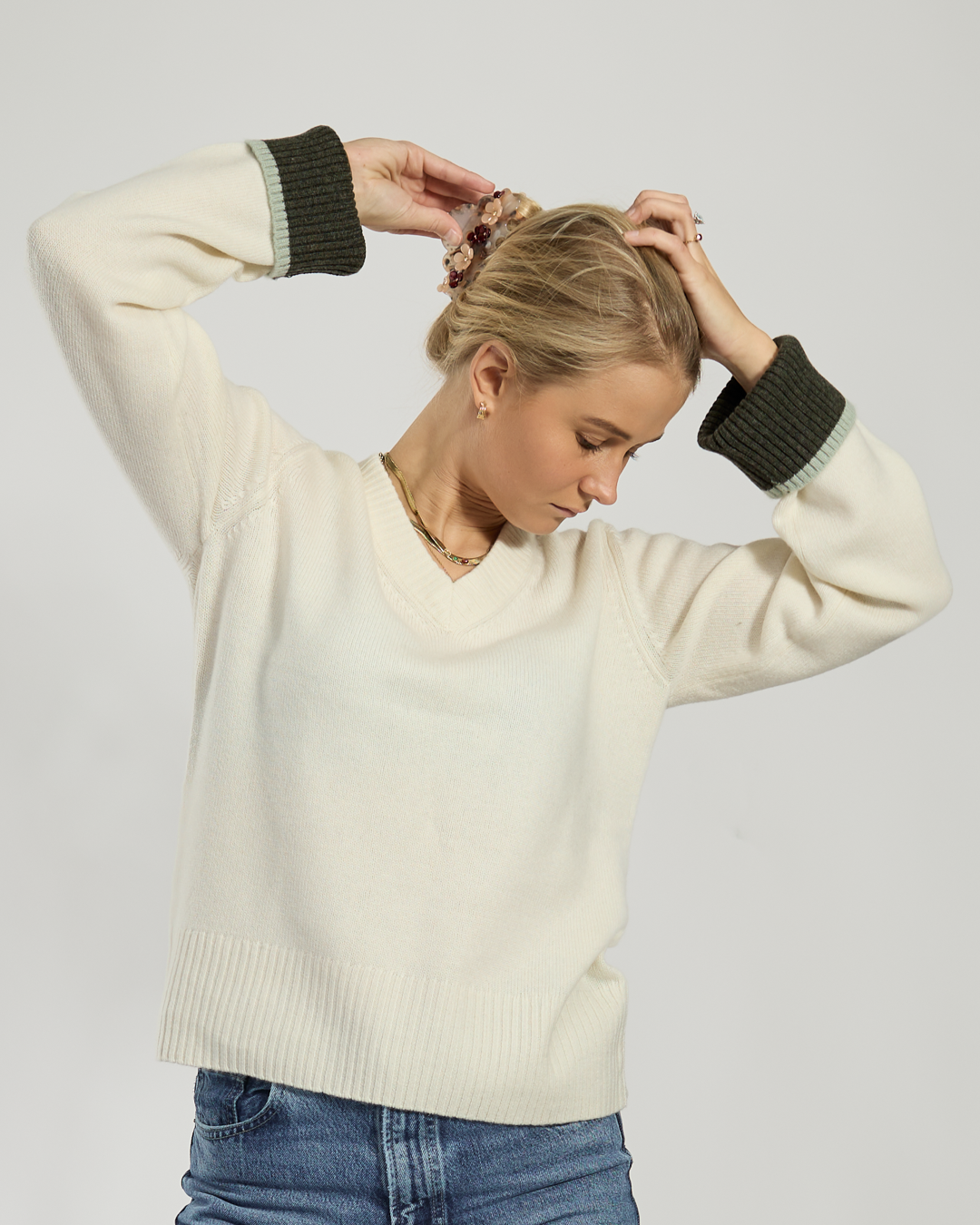 Lydia V-neck Offwhite/oliven/lysegrønn