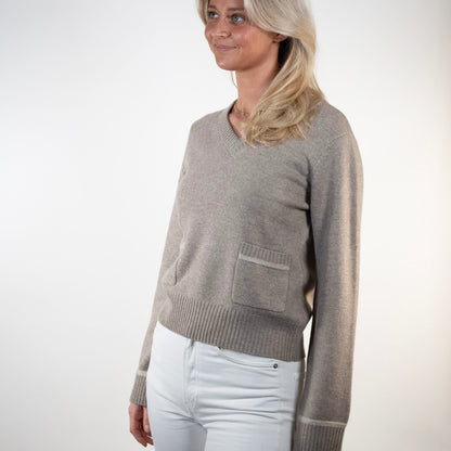 Lydia V-neck Toast / lyssand