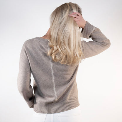 Lydia V-neck Toast / lyssand