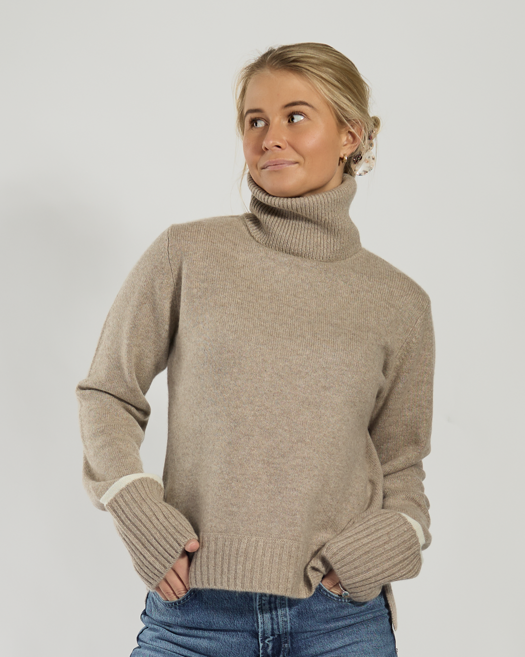 Roll neck jumper - Sand/offwhite