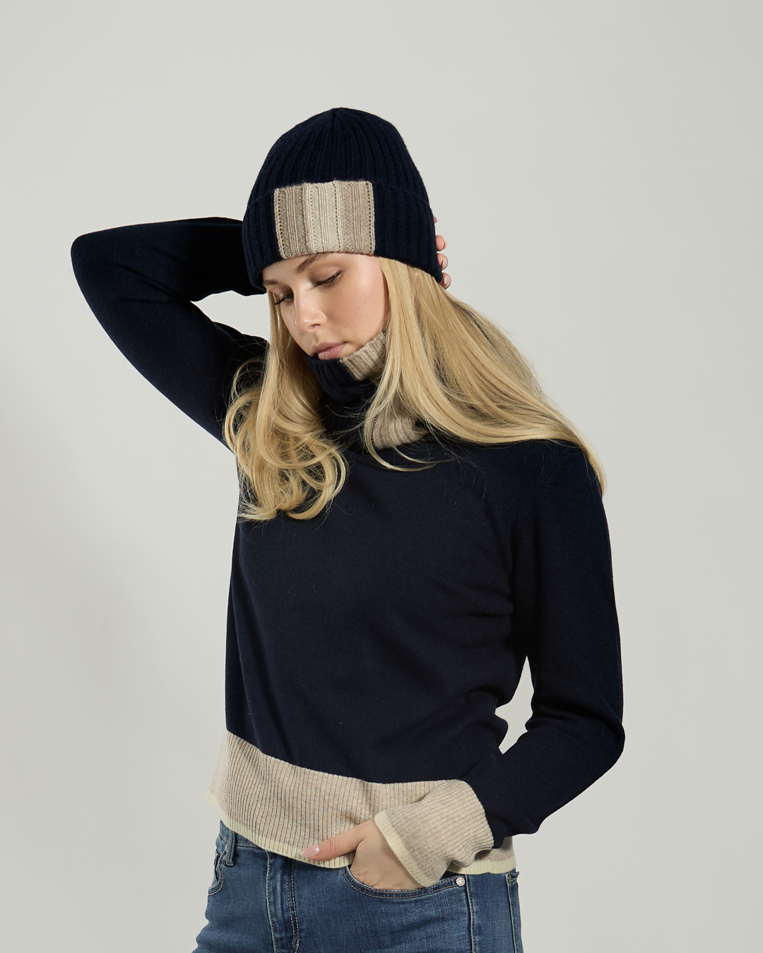 Kashmirhals i Navy/sand/lyssand