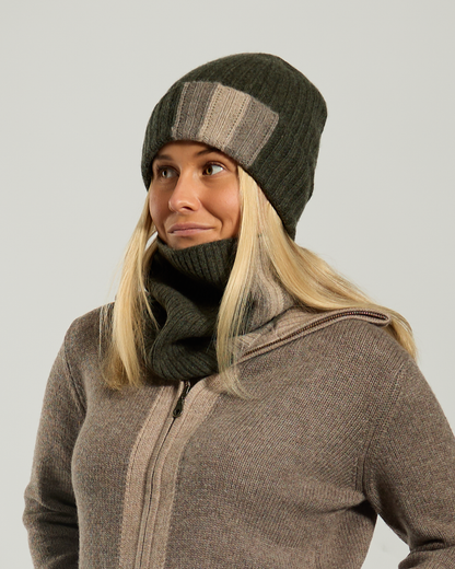 Cashmere neck in dark sand/light sand