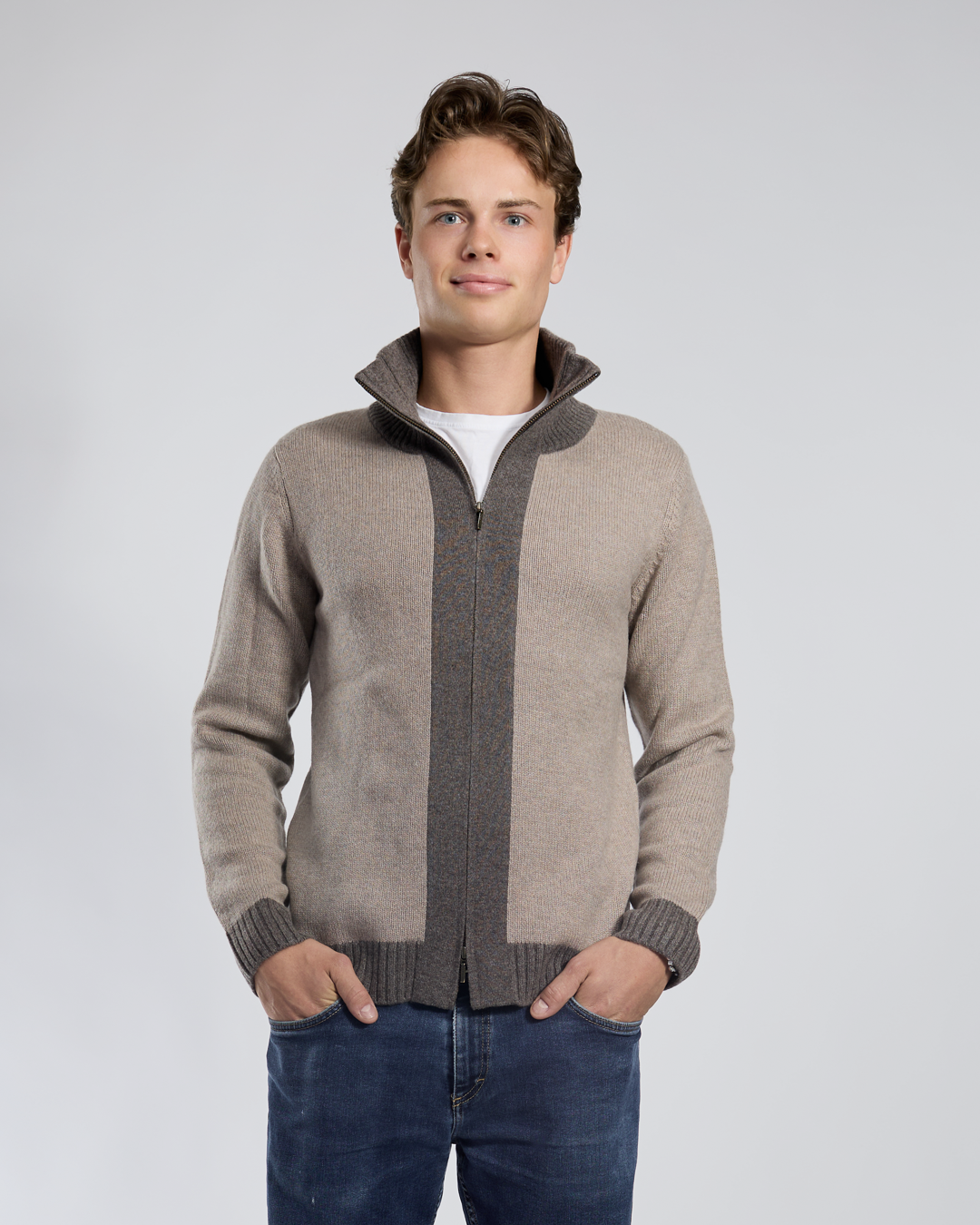 August Cardigan - Sand/sand colors