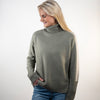 New Rollneck jumper - Lys oliven/sand