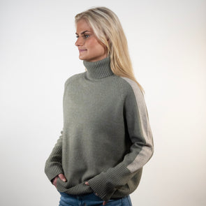 New Rollneck jumper - Lys oliven/sand