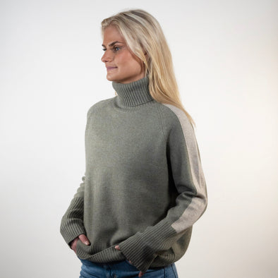 New Rollneck jumper - Lys oliven/sand