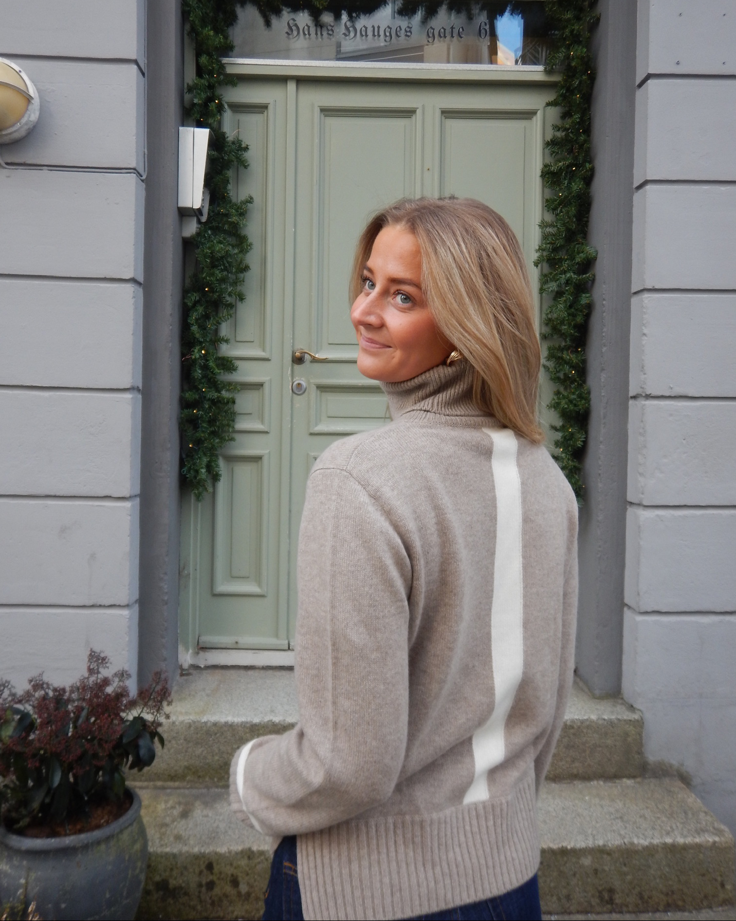 PRE ORDER Roll neck jumper - Sand/offwhite