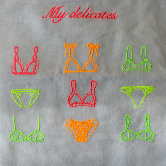 Pakkepose i lin og bomull med broderi