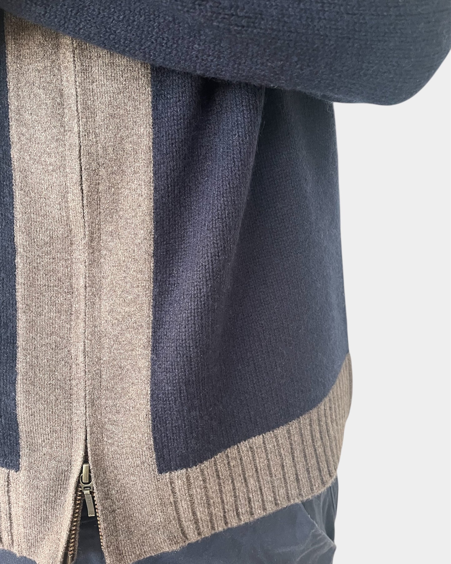 August Cardigan - Navy / sandfarger