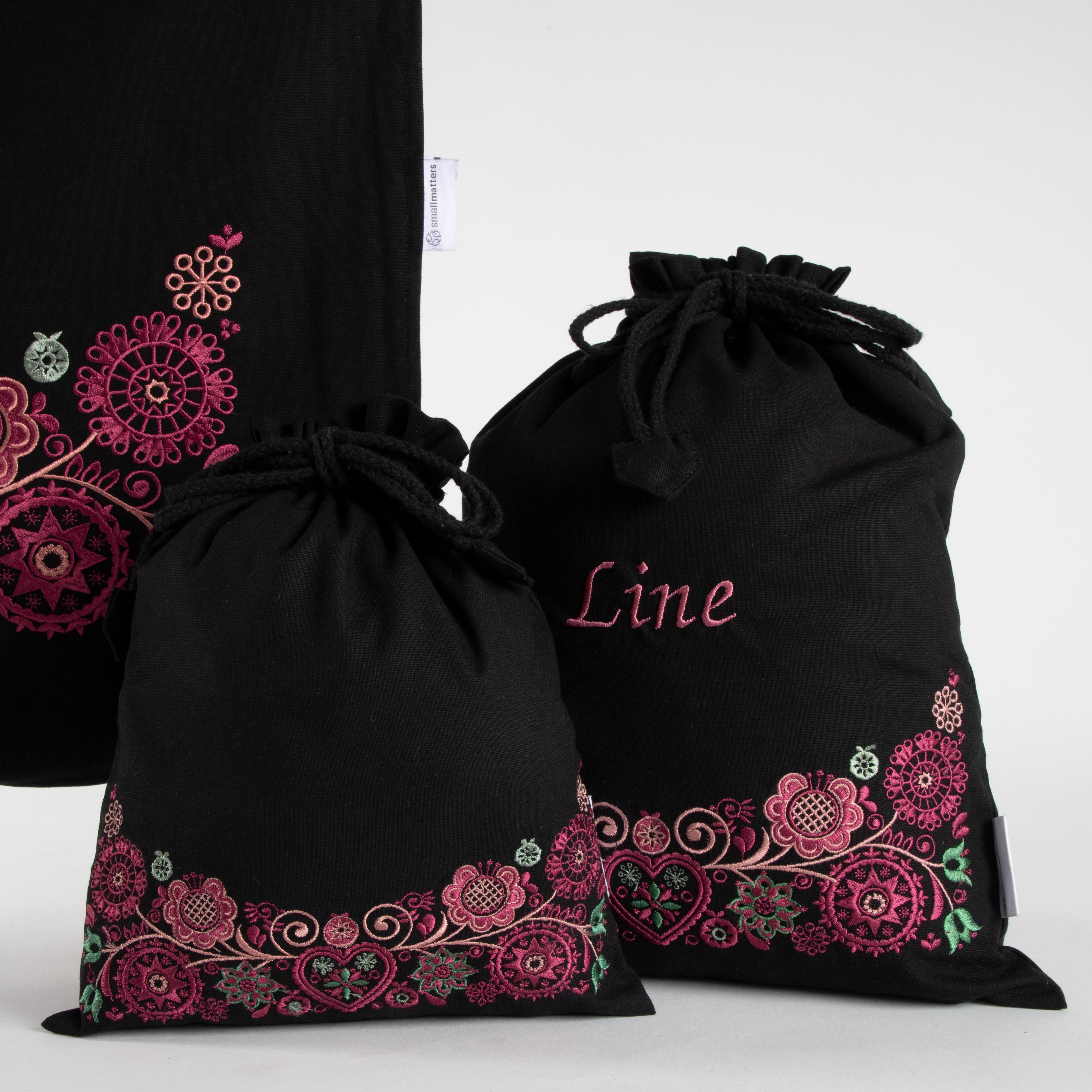 Bunadssett 3 poser i svart - burgunder/rosa/grønn