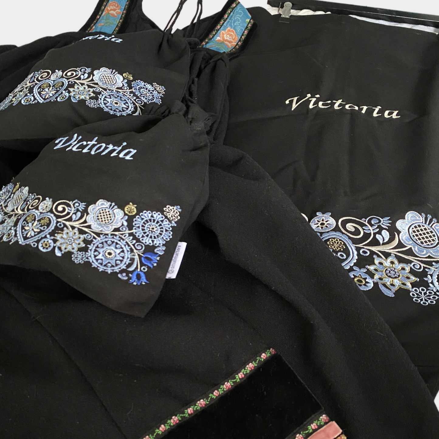 Bunadssett 3 poser i svart - blå/lyseblå