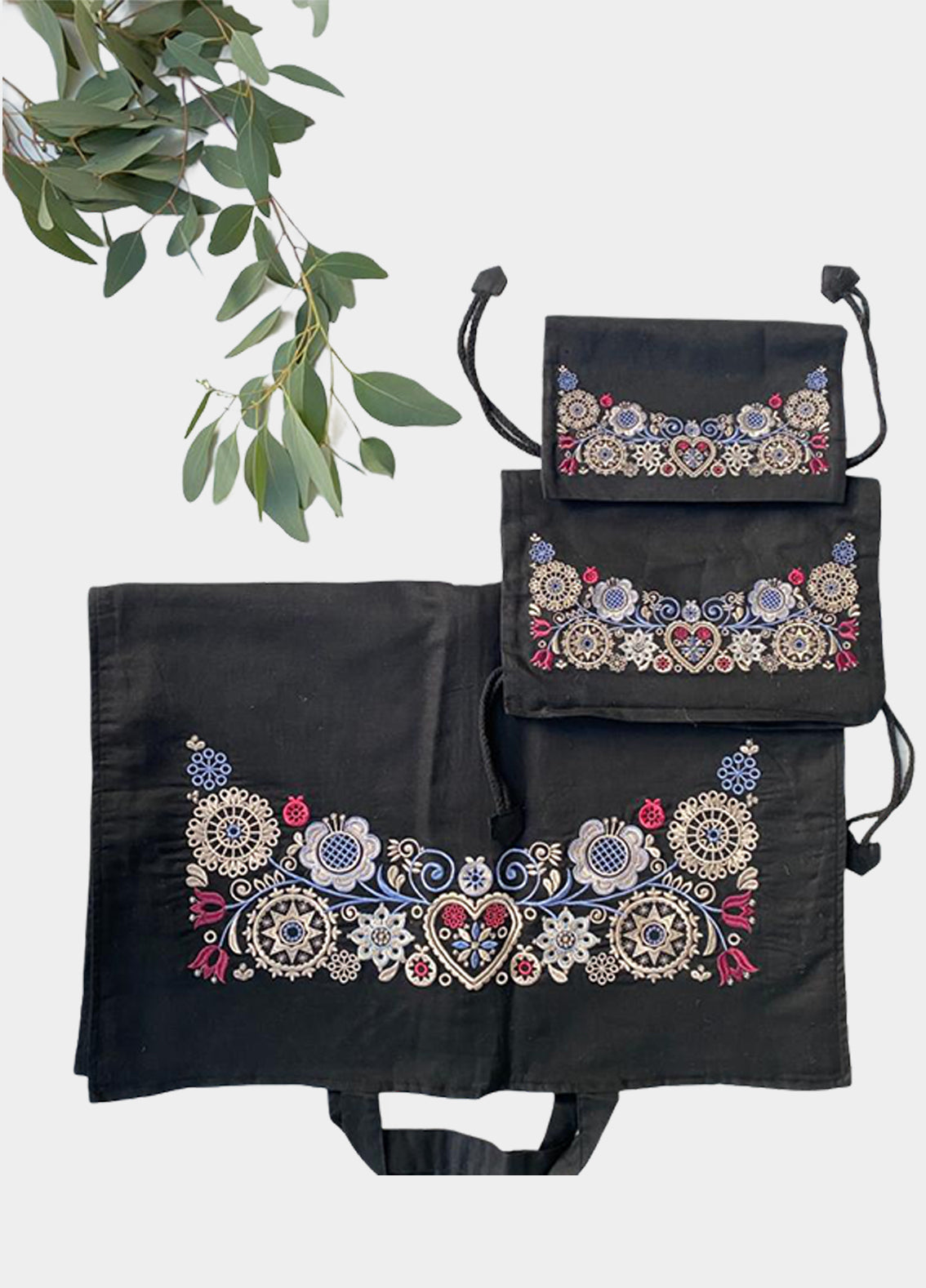 Bunadssett 3 poser i svart- sand/ pastell